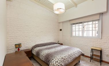 VENTA CASA 3 AMB EN CASEROS -PERMUTA-
