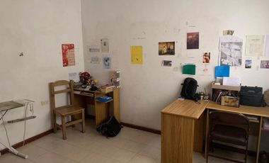 SE VENDEN 2 DPTOS. DE 2 DORM. C/U Y GALPON