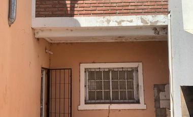 SE VENDEN 2 DPTOS. DE 2 DORM. C/U Y GALPON