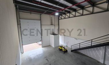Venta de Bodega con Mezzanine – Almax 3, Vía a Samborondón