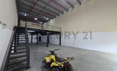 Venta de Bodega con Mezzanine – Almax 3, Vía a Samborondón