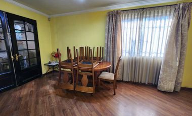 Cómoda y funcional casa, en excelente estado de conservación