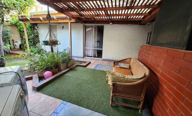 Cómoda y funcional casa, en excelente estado de conservación