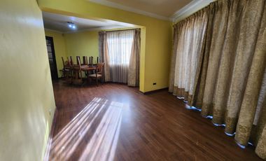 Cómoda y funcional casa, en excelente estado de conservación