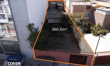 En Venta Casa como Terreno en Cayma - a Pasos de la Av. Ejercito