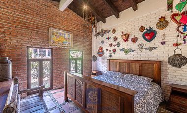Precioso conjunto de 3 casas con capilla en Malinalco