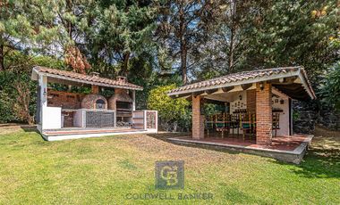 Precioso conjunto de 3 casas con capilla en Malinalco