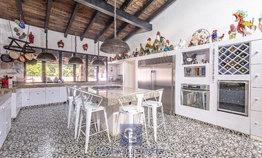 Precioso conjunto de 3 casas con capilla en Malinalco