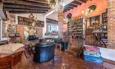 Precioso conjunto de 3 casas con capilla en Malinalco