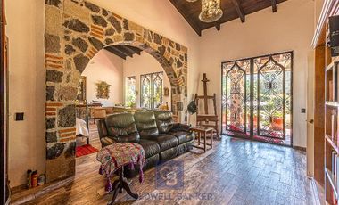 Precioso conjunto de 3 casas con capilla en Malinalco