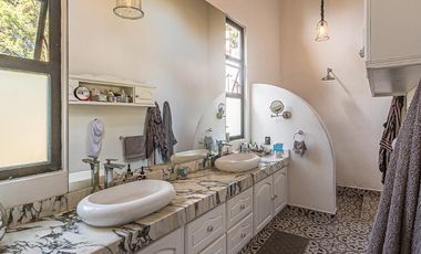 Precioso conjunto de 3 casas con capilla en Malinalco