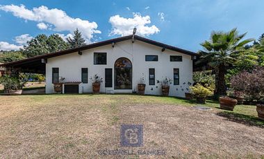 Precioso conjunto de 3 casas con capilla en Malinalco