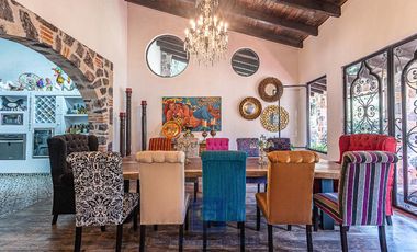 Precioso conjunto de 3 casas con capilla en Malinalco