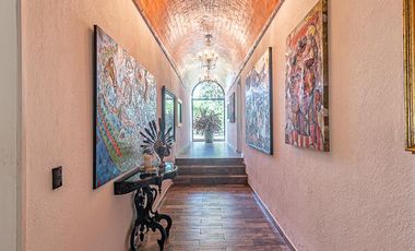 Precioso conjunto de 3 casas con capilla en Malinalco