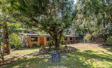 Precioso conjunto de 3 casas con capilla en Malinalco