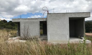 Terreno en VENTA de 510m2 con construcción en planta baja - Haras La Joya
