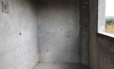 Terreno en VENTA de 510m2 con construcción en planta baja - Haras La Joya