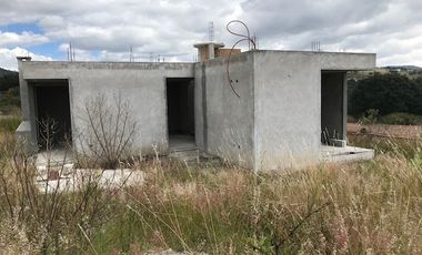Terreno en VENTA de 510m2 con construcción en planta baja - Haras La Joya