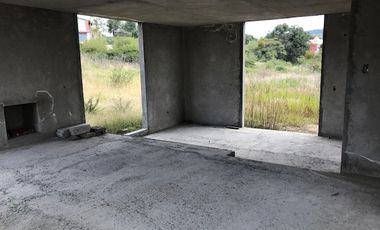 Terreno en VENTA de 510m2 con construcción en planta baja - Haras La Joya