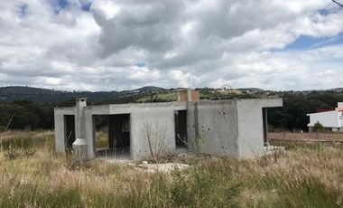 Terreno en VENTA de 510m2 con construcción en planta baja - Haras La Joya