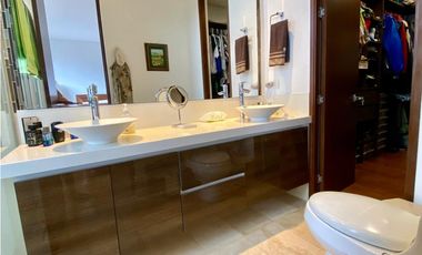 Vendo moderno apto piso alto, super vista, Inferior con El Campestre