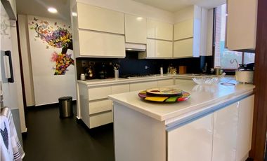 Vendo moderno apto piso alto, super vista, Inferior con El Campestre