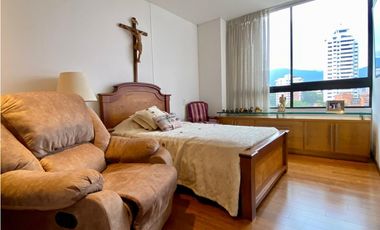 Vendo moderno apto piso alto, super vista, Inferior con El Campestre