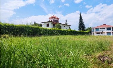 VENTA ESPECTACULAR LOTE DENTRO DEL MEJOR CONDOMINIO DE CHINAUTA