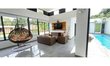 VENTA ESPECTACULAR CASA CAMPESTRE UBICADA EN RICAURTE CUNDINAMARCA
