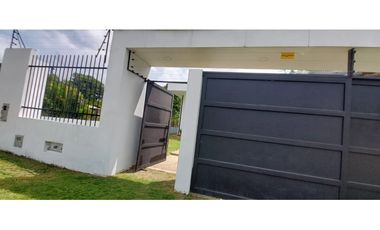 VENTA ESPECTACULAR CASA CAMPESTRE UBICADA EN RICAURTE CUNDINAMARCA