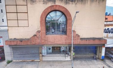 Edificio Mixto en Venta en Mitras Sur