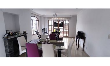 VENPERMUTO EXCELENTE CASA EN CONJUNTO CERRADO EN FUSAGASUGA C/MARCA