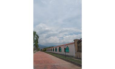 VENPERMUTO HERMOSA CASA CAMPESTRE EN EL MEJOR CONDOMINIO DE CHINAUTA