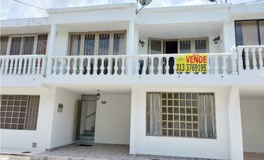 VENPERMUTO CASA EN CONDOMINIO EN GIRARDOT PRECIO DE OPORTUNIDAD
