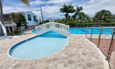 VENPERMUTO CASA EN CONDOMINIO EN GIRARDOT PRECIO DE OPORTUNIDAD