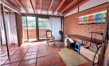 Venta de apartamento en el poblado Medellín unidad cerrada oviedo fron
