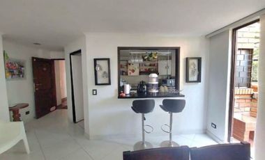 Venta de apartamento en el poblado Medellín unidad cerrada oviedo fron