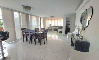 Venta de apartamento en el poblado Medellín unidad cerrada oviedo fron