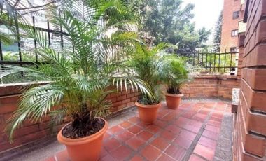 Venta de apartamento en el poblado Medellín unidad cerrada oviedo fron