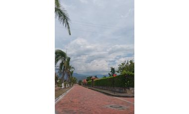 VENTA LINDISIMA CASA CAMPESTRE EN EL MEJOR CONDOMINIO DE CHINAUTA