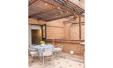 Vendo amplio apartamento remodelado en el Poblado, sector la concha.