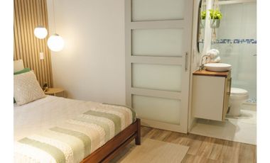 Vendo amplio apartamento remodelado en el Poblado, sector la concha.