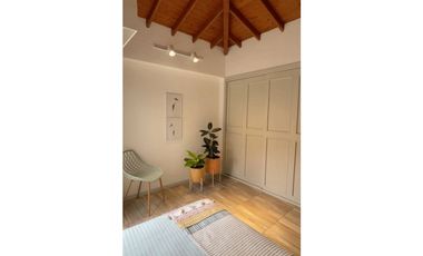 Vendo amplio apartamento remodelado en el Poblado, sector la concha.