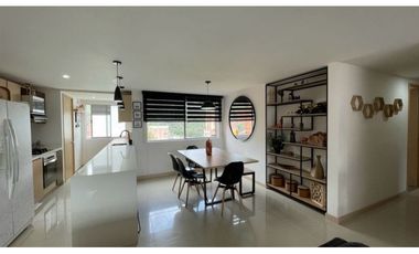 Vendo moderno apartamento en sabaneta. Unidad completa.
