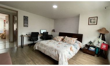 Vendo moderno apartamento en sabaneta. Unidad completa.
