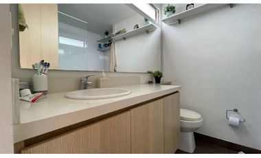 Vendo moderno apartamento en sabaneta. Unidad completa.