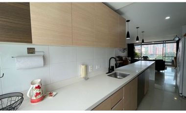Vendo moderno apartamento en sabaneta. Unidad completa.