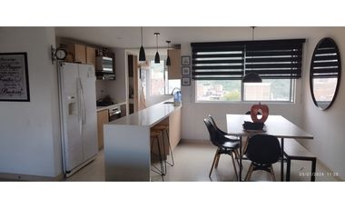 Vendo moderno apartamento en sabaneta. Unidad completa.