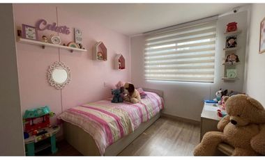 Vendo moderno apartamento en sabaneta. Unidad completa.