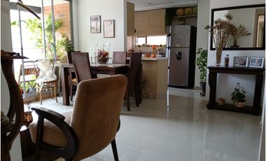 Vendo moderno apartamento en sabaneta. Unidad completa.